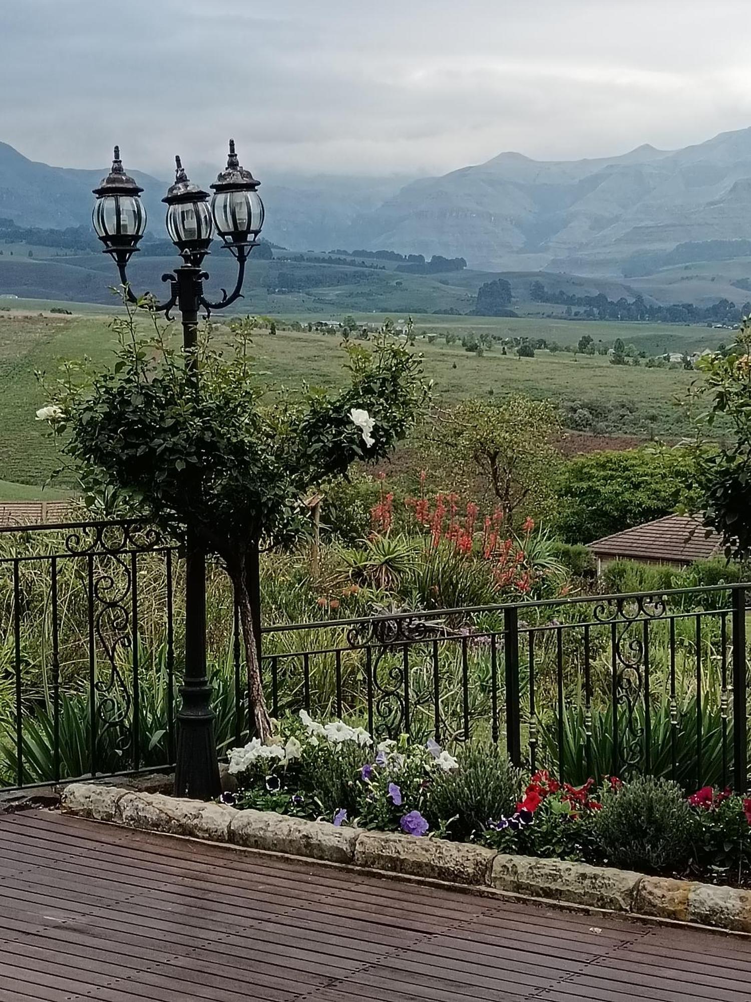 Inkungu Lodge Champagne Valley Экстерьер фото